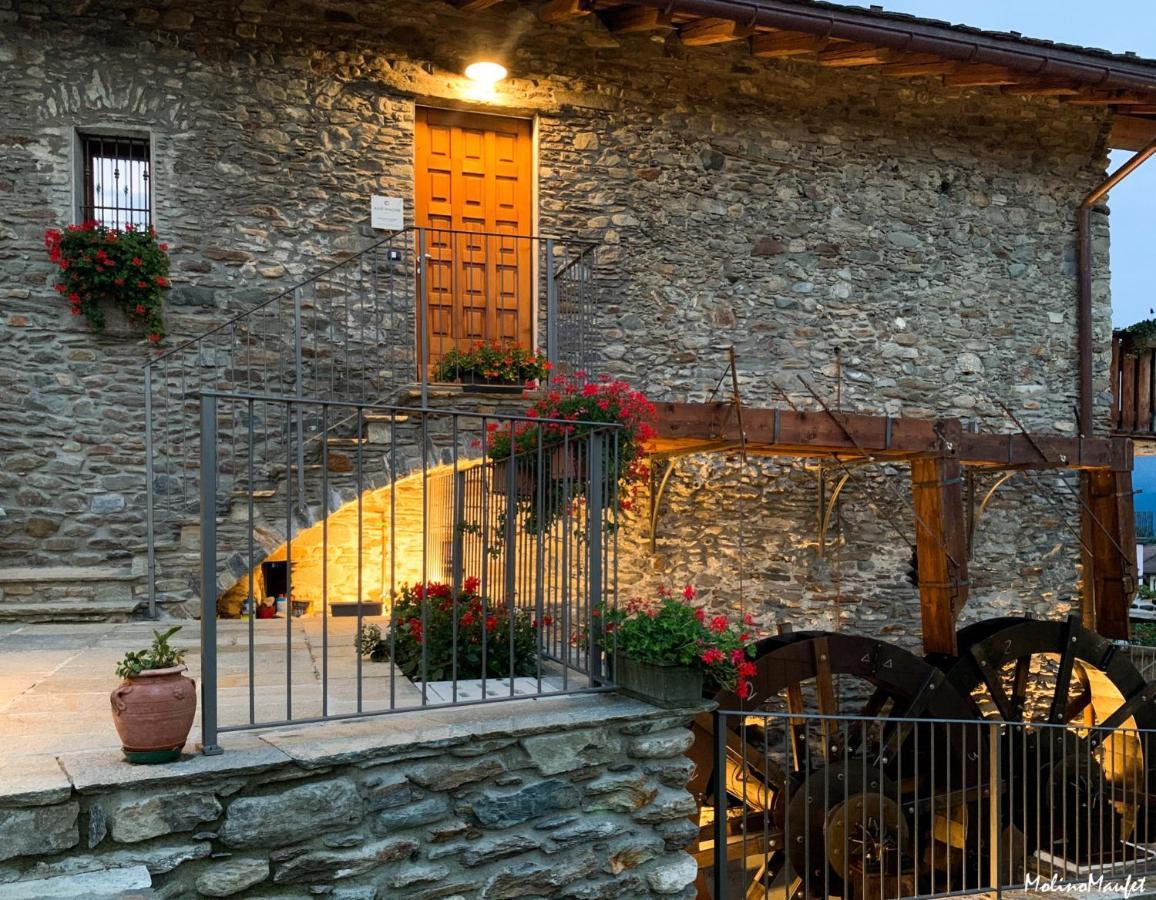 Villa La Volta - Molino Maufet Mühle - Patio on the garden Colico Exterior foto